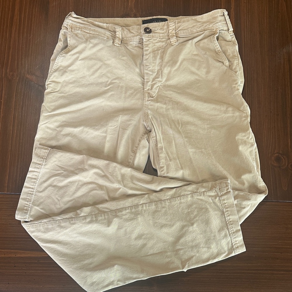 American Eagle Outfitters Men's Next Level Flex Slim Straight Light KhakiPants